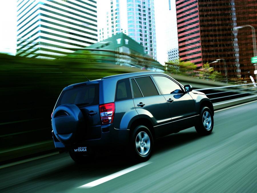 Suzuki Grand Vitara 5-Door 2005 года  (фото 2 из 18)
